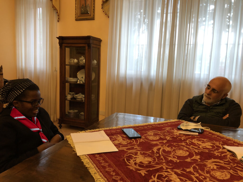 2022_aprile_21_hicsum_23_misericordia_monte_san_giovanni_campano_spazio_spadoni_sr_oliver_devotha_visita_lucca_volto_santo_Holy_spirit_sisters-