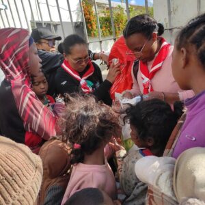 2025_luglio_opere_misericordia_volontari_madagascar_progetto_hic_sum_spazio_spadoni_suore_sacro_cuor_ragusa_suor_esther 