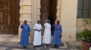 2025_agosto_sergio_mura_luigi_spadoni_noto_suore_misericordia_portopalo_progetto_hic_sum_suor_marie_louise 