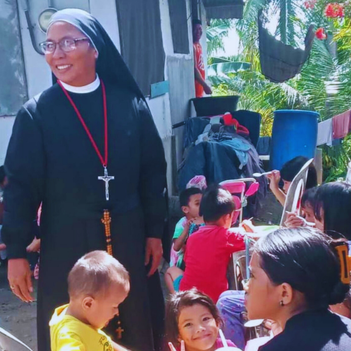 Filippine | Fede e pane tra i bambini affamati di Compostela
