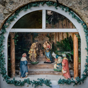 Una grande gioia-Presepe-4_Paolo-Casanova_adorazi-magi1