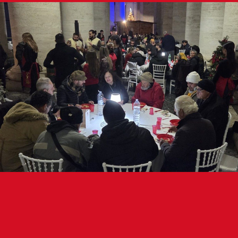 Vaticano | Una cena di Natale per i poveri tra le colonne di San Pietro