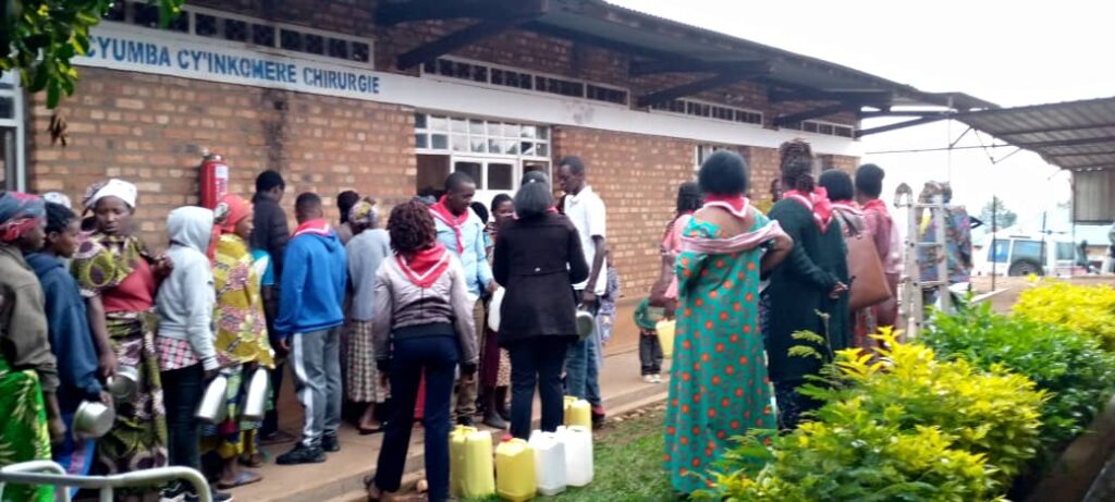 2025_ottobre_18_suor_agnes_esperance_rwanda_opere_misericordia_volontari_ospedale