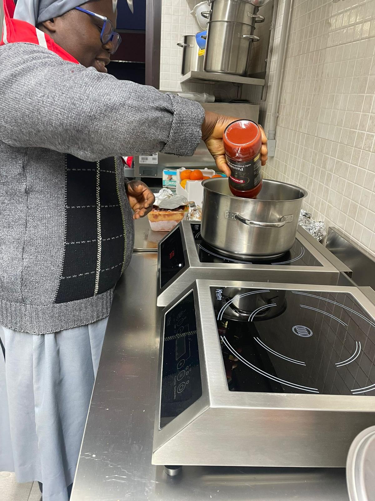 2021_agosto_hicsum_10_suor_Hyacinthe_italia_arezzo_misericordia_sansepolcro_formazione_impresa_sociale_cucina_spazio_spadoni