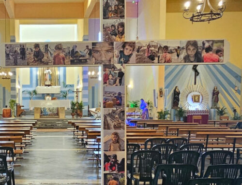 Aci Catena (Ct) | Per la Giornata Missionaria dei Ragazzi, una croce di legno e di volti