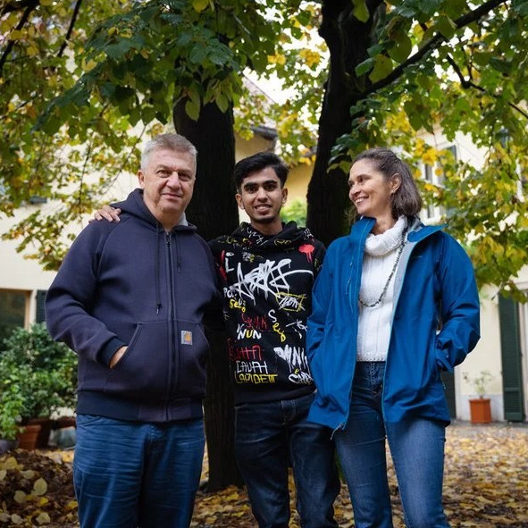 Famiglia-affdataria-alloggiare-pellegrini-migranti-opera-misericordia