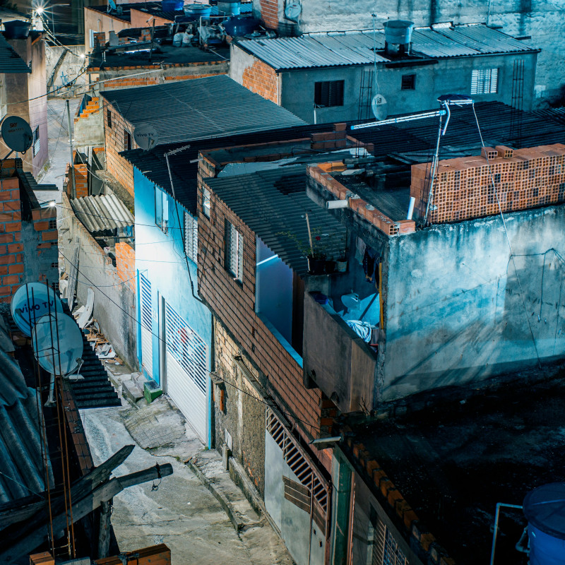 baraccopoli-brasile-povertà-alloggiare-pellegrini-opere