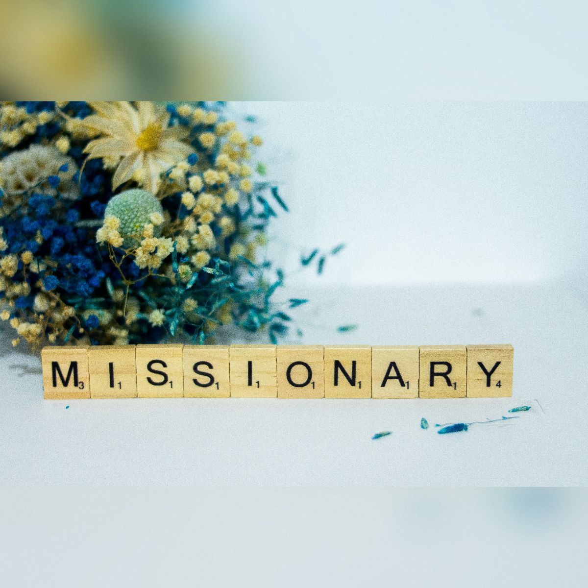 Blocchi di legno che formano la scritta missionary