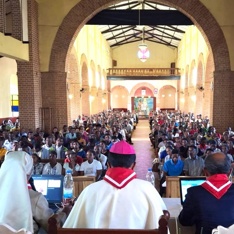 Madagascar, Ambatondrazaka | Oltre 500 catechisti per la “riEvoluzione” delle opere di misericordia