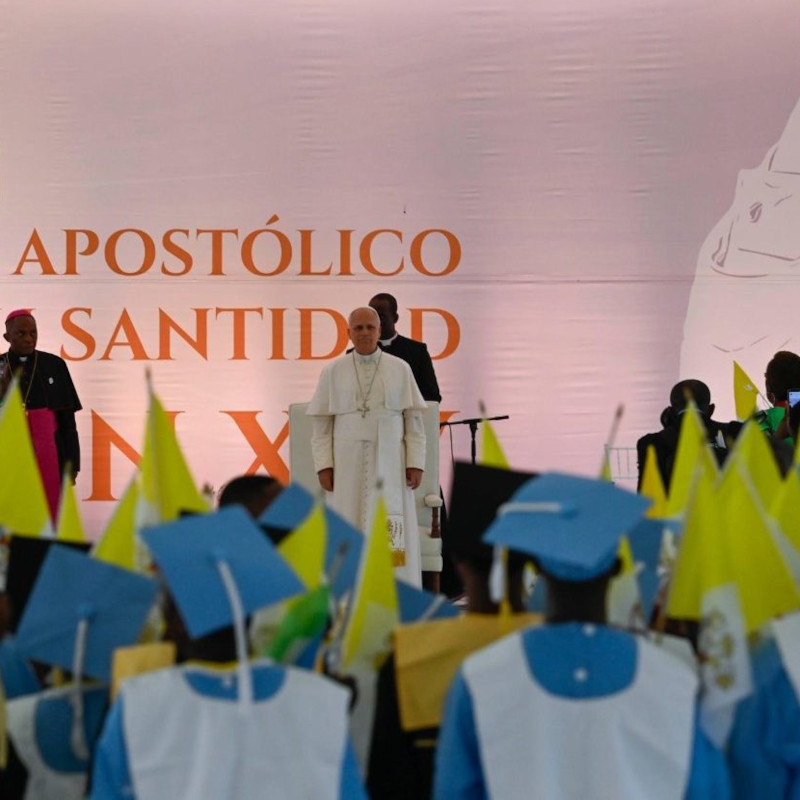 papa-ospedale-malabo-guinea_visitare.ammalati