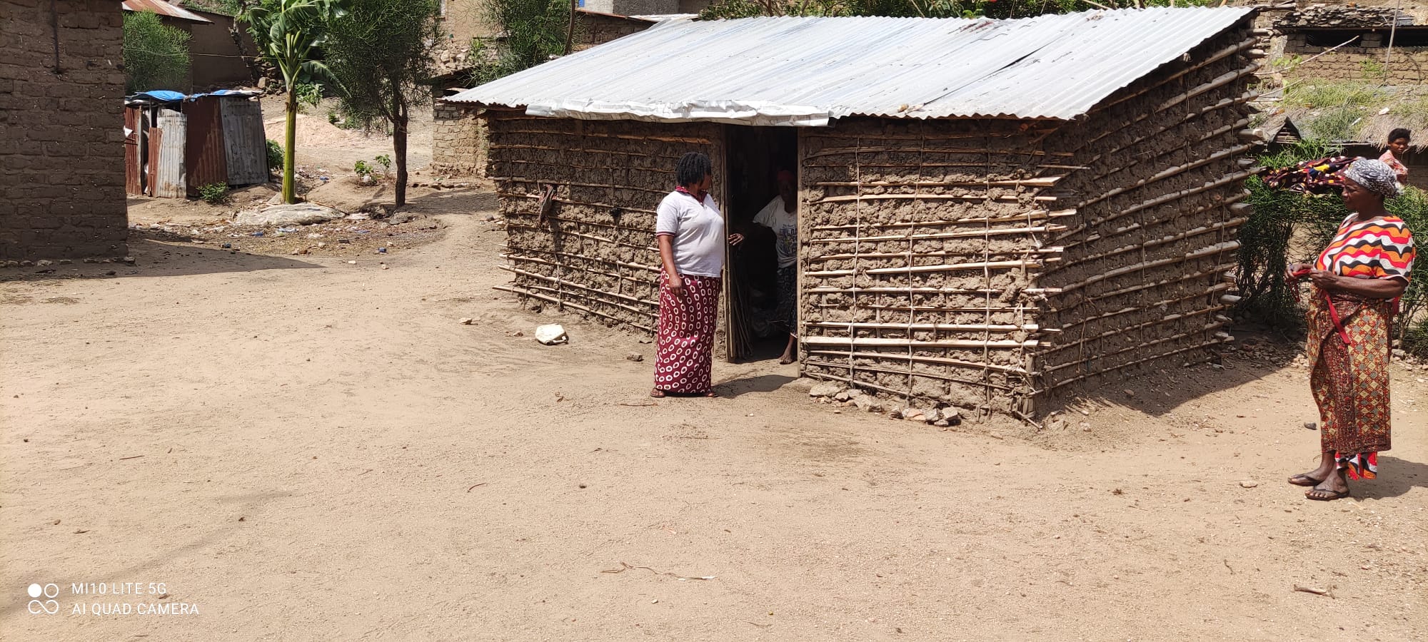 Costruzione di una casa a Kavimvira nell’ambito del progetto HIC SUM
