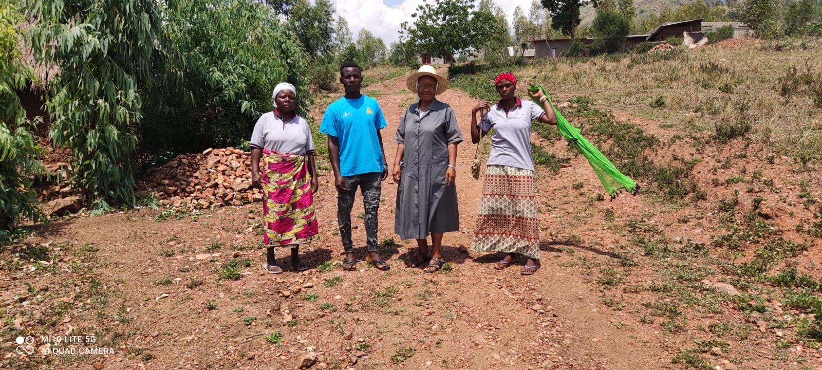 Apostolato a Kavimvira con suor Jacqueline e la comunità locale