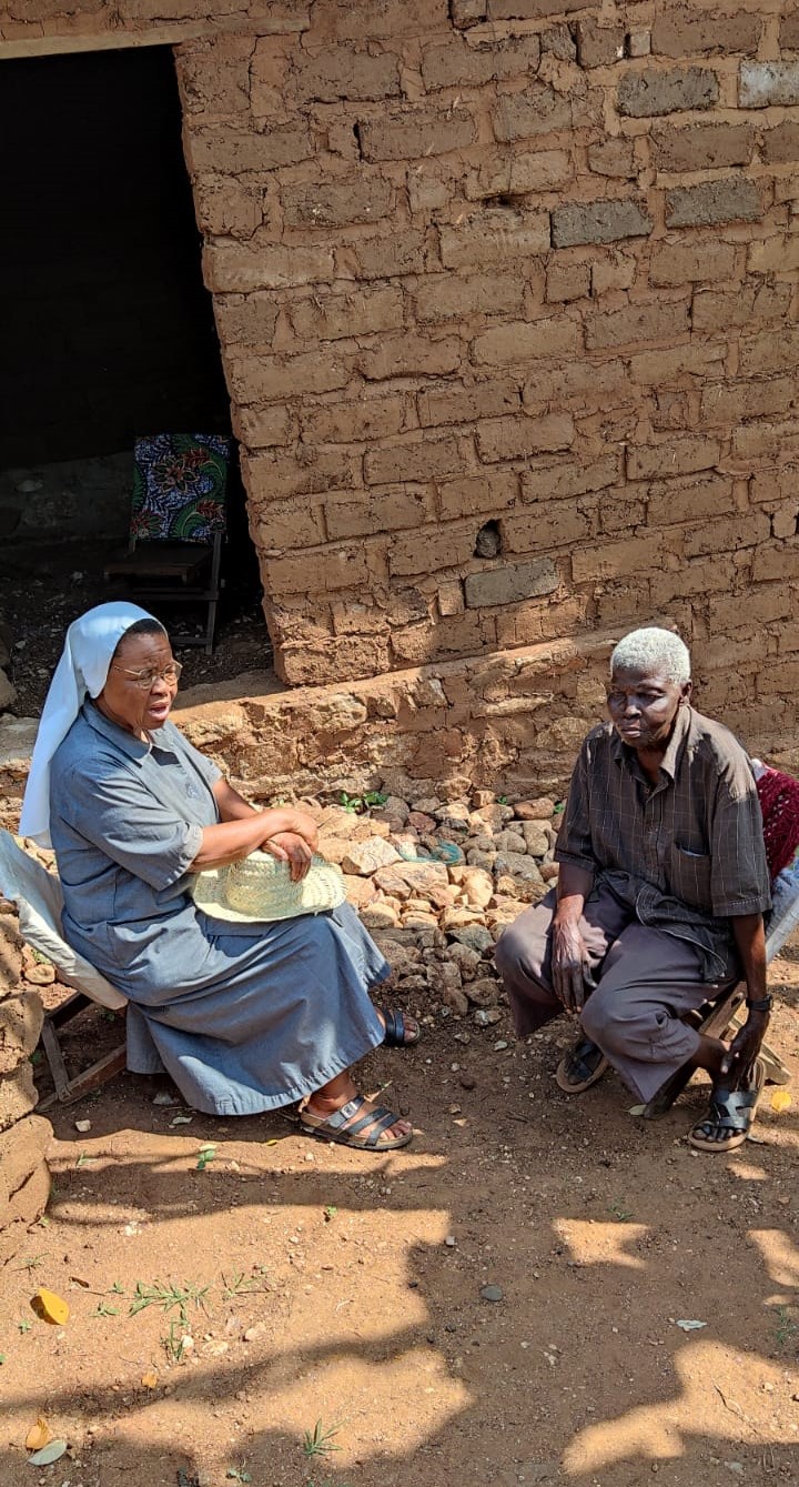 Apostolato a Kavimvira con suor Jacqueline e la comunità locale