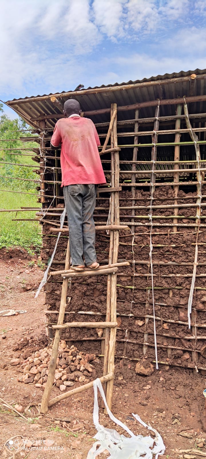Costruzione di una casa a Kavimvira nell’ambito del progetto HIC SUM