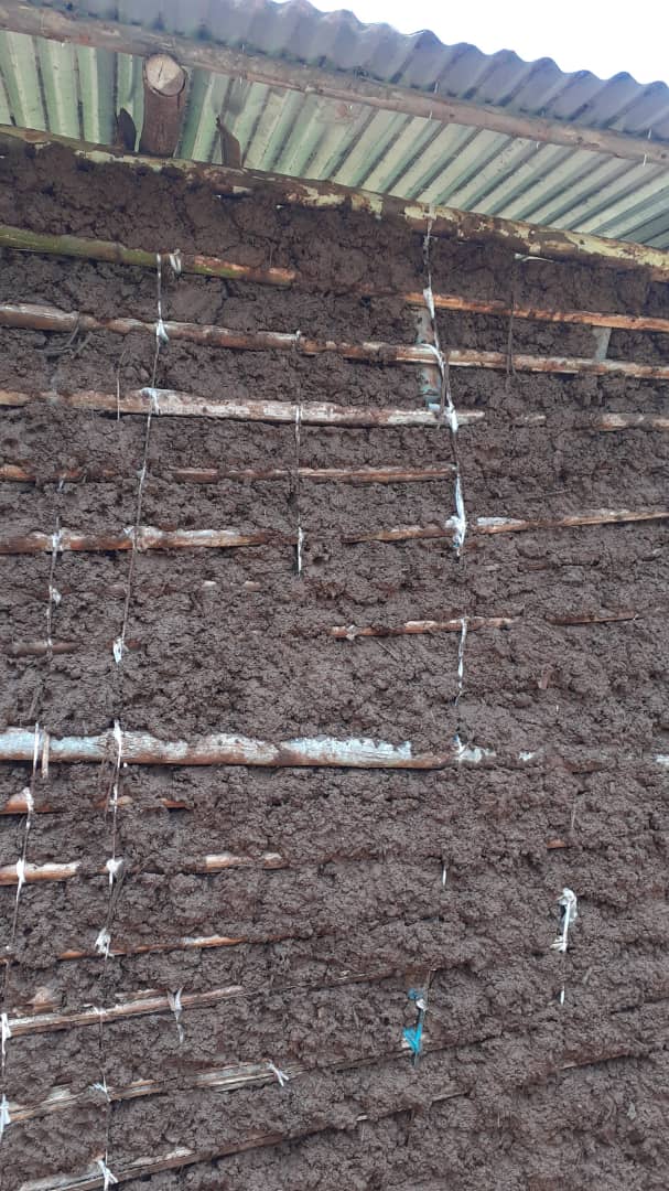 Costruzione di una casa a Kavimvira nell’ambito del progetto HIC SUM