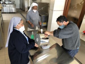 2021 maggio italia lucca formazione hic sum 1 3 9 suor jacqueline lizia lazzarino formazione cioccolato spazio spadoni 2 2 300x225