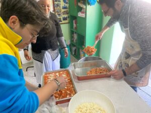 2022 dicembre 29 hicsum 16 italia spazio spadoni misericordia orta nova suor perpetue pranzo indigenti 5 300x225
