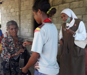 2022 dicembre 4 hicsum 33 timor leste spazio spadoni italia misericordia borgo mozzano sr ansila suore figlie san francesco visita ammalati 5 copia 300x259
