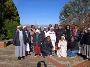 2022 dicembre hicsum 29 spazio spadoni itali misericordia assisi sr annie sainte famille kisangani formazione loppiano opere misericordia 6 300x225