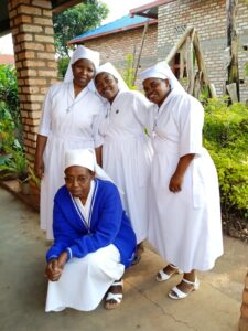 2022 dicembre hicsum 36 rwanda misericordia uzzano spazio spadoni suor luminatha suore dimora carita congregazione 2 225x300