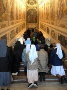 2022 dicembre hicsum 39 fossato vico misericordia spazio spadoni sr zitha bene mariya loppiano formazione 4 225x300