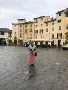 2022 febbraio 14 hicsum 17 italia spazio spadoni lucca suor elisabeth piazza anfiteatro 225x300
