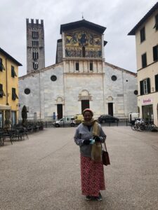 2022 febbraio 14 hicsum 17 italia spazio spadoni lucca suor elisabeth piazza san frediano 225x300