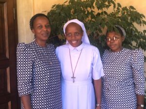 2022 giugno 6 9 hicsum 27 italia san cerbone spazio spadoni sr joan sisters of st joseph formazione annie clemence 300x225