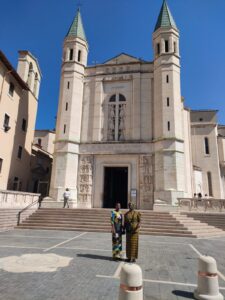 2022 giugno hicsum 24 italia assisi spazio spadoni suor adele annie famille helmet suore formazione 225x300