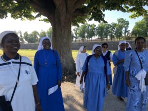 2022 giugno hicsum 28 italia spazio spadoni misericordia stiava sr agnes dimora della carita formazione san cerbone 3 300x225