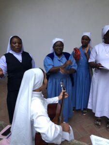 2022 giugno hicsum 28 italia spazio spadoni misericordia stiava sr agnes dimora della carita formazione san cerbone 4 225x300