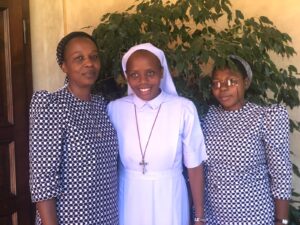 2022 giugno hicsum 29 spazio spadoni itali misericordia assisi sr annie sainte famille kisangani formazione san cerbone 300x225
