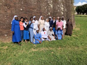 2022 giugno hicsum 34 villanova monteleone misericordia spazio spadoni italia suor marie jacqueline servantes jesus formazione san cerbone 5 300x225