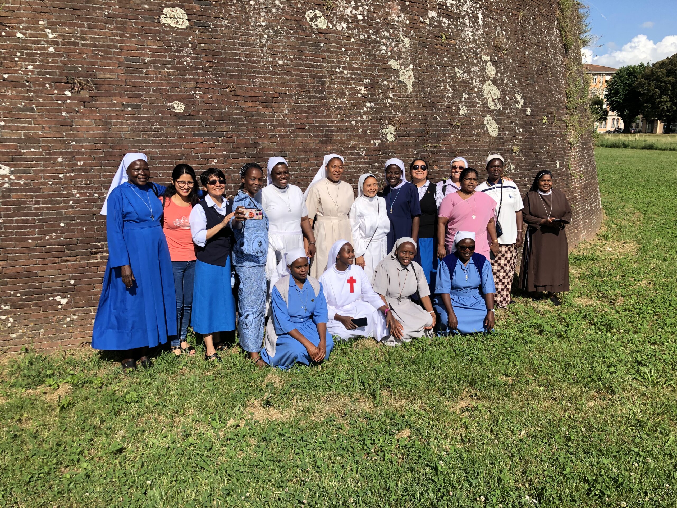 2022 giugno italia lucca san cerbone hic sum 6 suor rolande formazione spazio spadoni 13 scaled