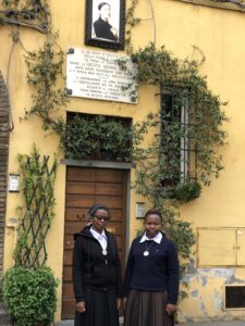 2022 hicsum 22 italia tanzania spazio spadoni misericordia roccasecca sr devotha visita lucca 4 225x300