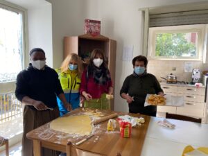 2022 hicsum 22 italia tanzania spazio spadoni misericordia roccasecca sr devotha volontari cucina 300x225