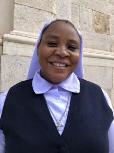 2022 hicsum 26 uganda italia misericordia canosa puglia spazio spadoni sr christine sisters of our lady consuel formazione primo piano 225x300