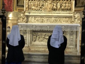 2022 marzo hicsum 18 19 bologna spazio spadoni misericordia borgo mozzano sr marguerite angele marie dominicaines missionnaires familles visita 10 300x225