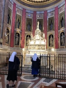 2022 marzo hicsum 18 19 bologna spazio spadoni misericordia borgo mozzano sr marguerite angele marie dominicaines missionnaires familles visita 13 225x300