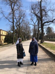 2022 marzo hicsum 18 19 lucca spazio spadoni misericordia borgo mozzano sr marguerite angele marie dominicaines missionnaires familles visita 11 225x300