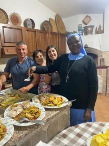 2022 ottobre hicsum 34 villanova monteleone misericordia spazio spadoni suor marie jacqueline servantes jesus formazione pane gnocchetti sardi 225x300