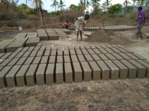 2023 agosto hicsum 38 castiglione lago misericordia spazio spadoni sr leah benedectine sisters praparazione mattoni tanzania pollaio 3 300x225