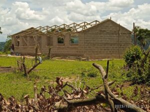 2023 dicembre 10 hicsum 38 tanzania castiglione lago misericordia spazio spadoni sr leah benedectine sisters costruzione pollaio 13 300x225