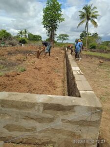 2023 dicembre 10 hicsum 38 tanzania castiglione lago misericordia spazio spadoni sr leah benedectine sisters costruzione pollaio 5 225x300
