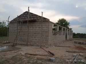 2023 dicembre 10 hicsum 38 tanzania castiglione lago misericordia spazio spadoni sr leah benedectine sisters costruzione pollaio 8 300x225