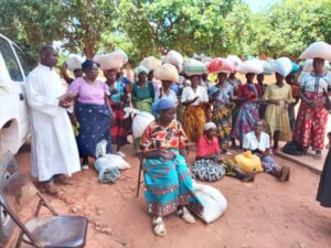 2023 dicembre 27 hicsum 23 malawi misericordia monte san giovanni campano spazio spadoni sr oliver impresa sociale pane misericordia raccolta mais 7 300x225