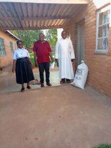 2023 dicembre 27 hicsum 23 malawi misericordia monte san giovanni campano spazio spadoni sr oliver impresa sociale pane misericordia raccolta mais 8 225x300