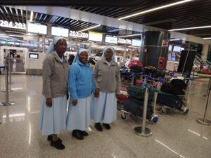 2023 febbraio 3 hicsum 39 spazio spadoni italia misericordia fossato vico sr zitha suore bene mariya partenza burundi 300x225
