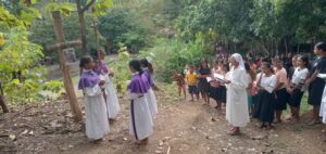 2023 hicsum 33 timor leste spazio spadoni italia misericordia borgo mozzano sr ansila suore figlie san francesco via crucis domenica palme 2 300x142