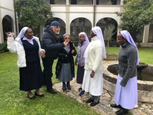 2023 luglio hicsum 38 castiglione lago misericordia spazio spadoni sr leah africa benedectine sisters formazione san cerbone operam 4 300x225